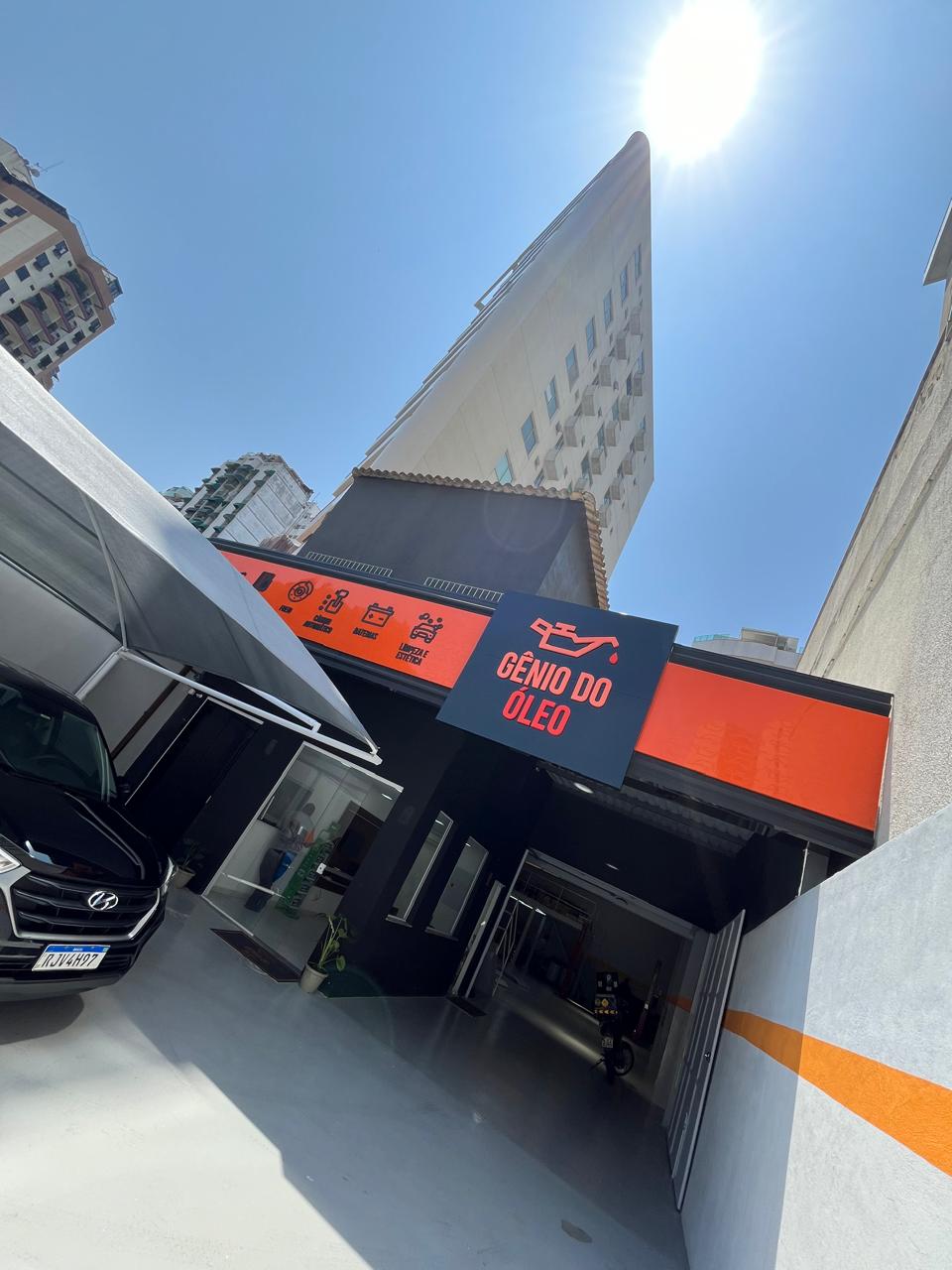 Fachada da oficina Gênio do Óleo em Santa Rosa, Niterói